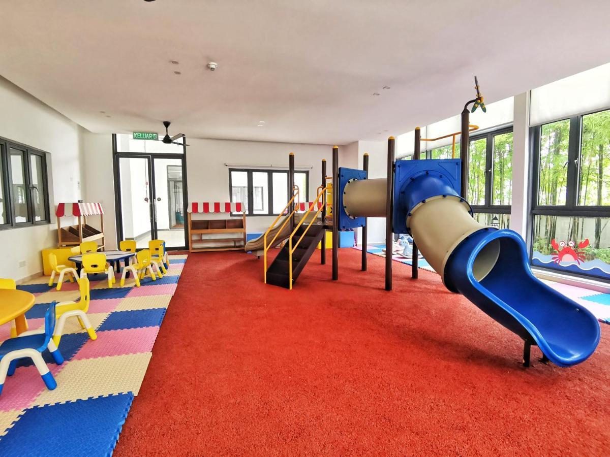 Yussy 2 Bedrooms Condo At R&F Princess Cove Johor Bahru Bagian luar foto
