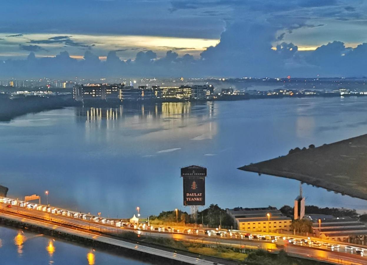 Yussy 2 Bedrooms Condo At R&F Princess Cove Johor Bahru Bagian luar foto