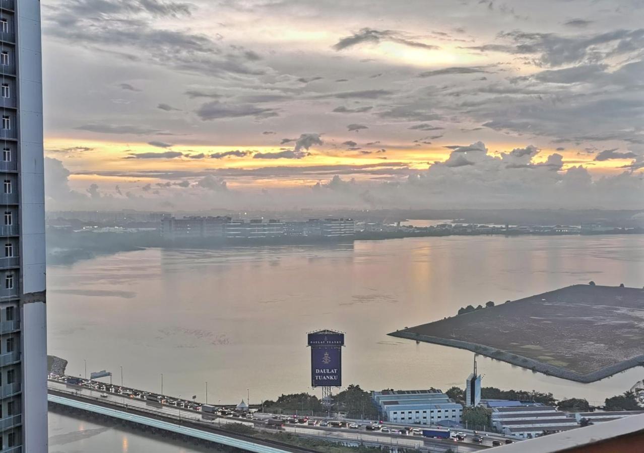 Yussy 2 Bedrooms Condo At R&F Princess Cove Johor Bahru Bagian luar foto